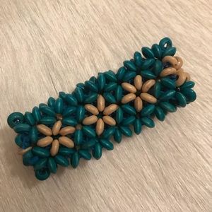 Wooden beaded stretchy bracelet turquoise & cream